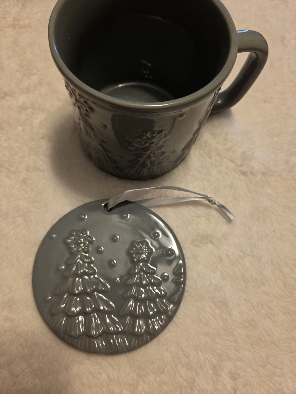Temptations Holiday Tree Ceramic Mug and Lid/Ornament Set - Gray